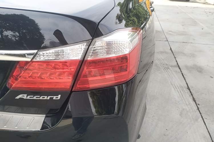 Used Honda Accord 2015 2.0L LXS Elite Edition Right Rear Taillight