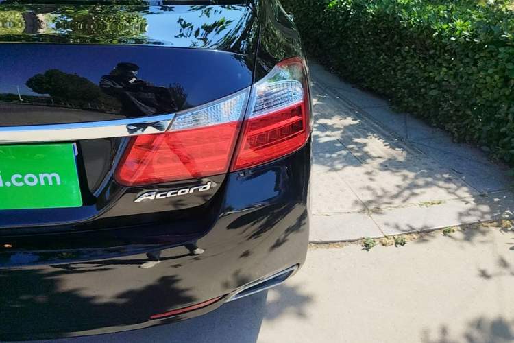 Used Honda Accord 2015 2.0L LX Comfort Edition Right Rear Taillight