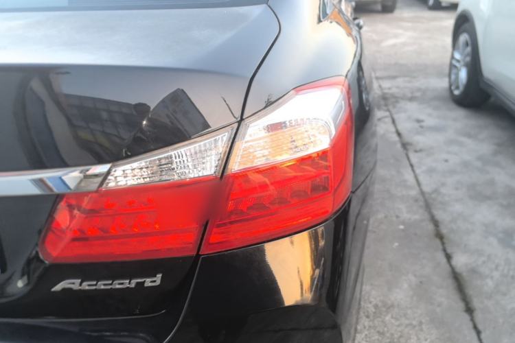 Used Honda Accord 2015 2.0L LXS Elite Edition Right Rear Taillight