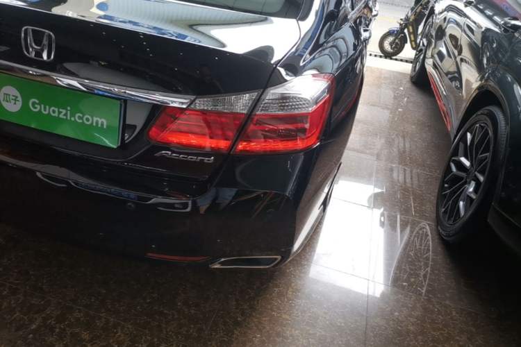 Used Honda Accord 2015 2.0L LXS Elite Edition Right Rear Taillight