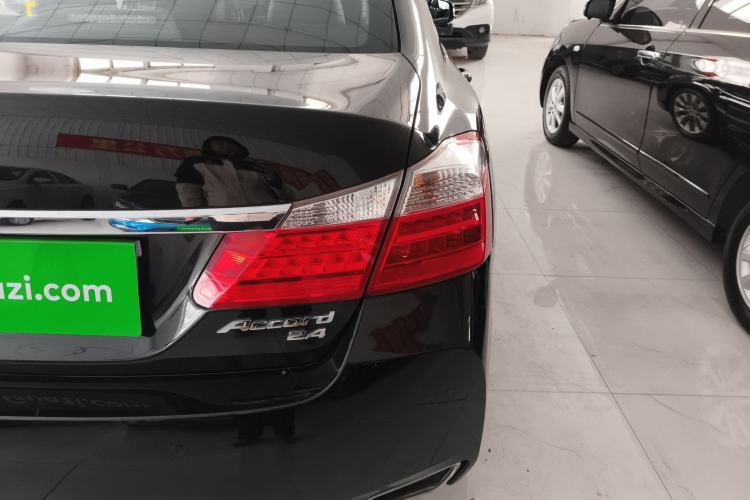 Used Honda Accord 2015 2.4L EX Luxury Edition Right Rear Taillight