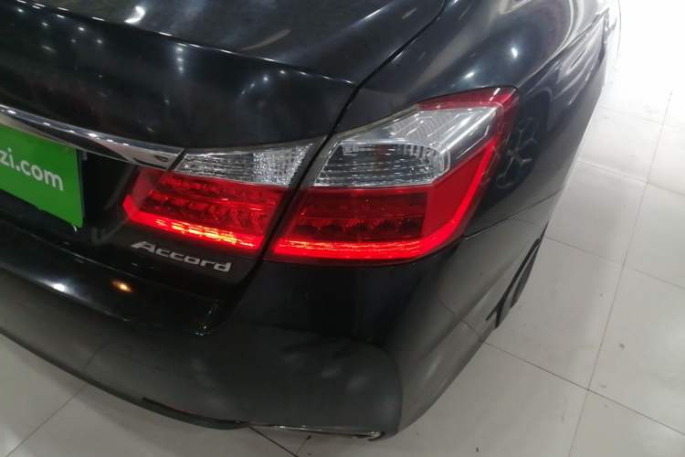 Used Honda Accord 2015 2.0L LX Comfort Edition Right Rear Taillight