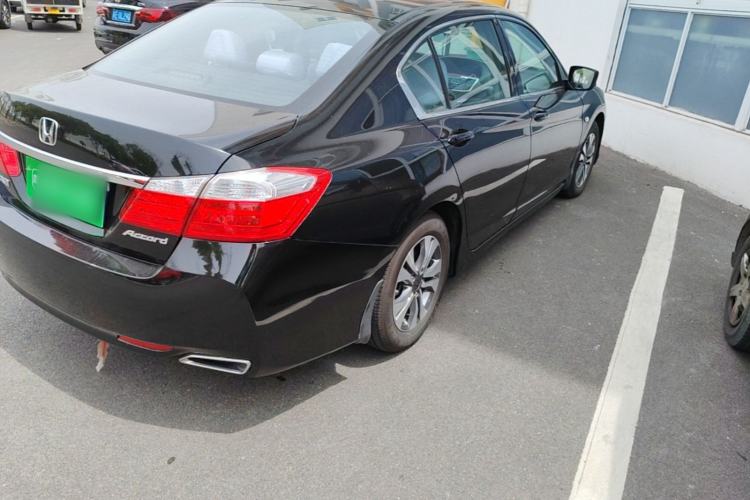Used Honda Accord 2015 2.0L LX Comfort Edition Right Rear Taillight