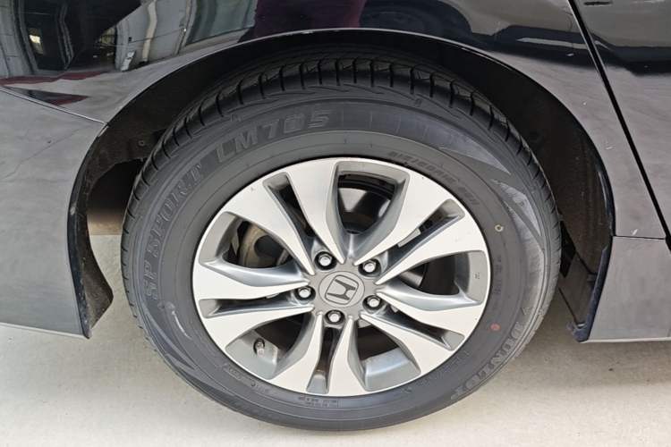 Used Honda Accord 2015 2.0L LX Comfort Edition Right Rear Wheel Hub