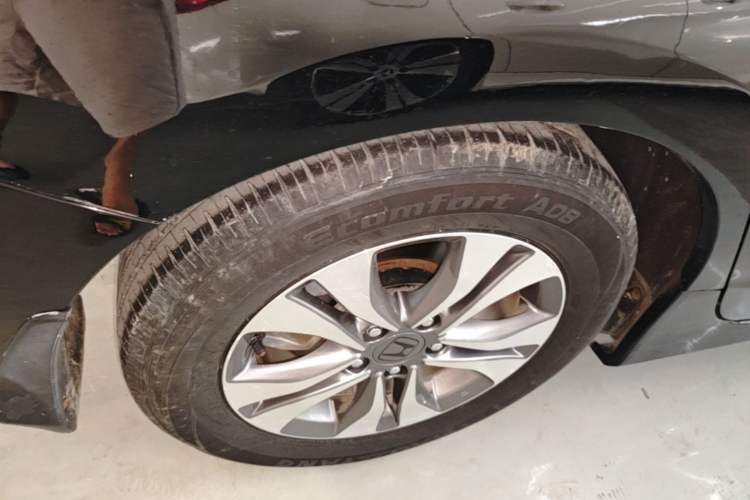 Used Honda Accord 2015 2.0L LX Comfort Edition Right Rear Wheel Hub