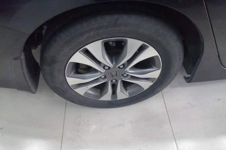 Used Honda Accord 2015 2.0L LX Comfort Edition Right Rear Wheel Hub