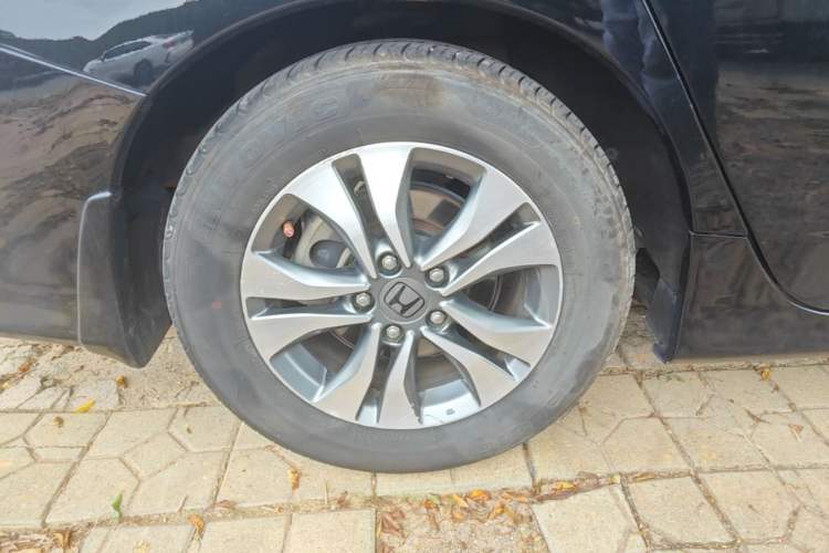 Used Honda Accord 2015 2.0L LX Comfort Edition Right Rear Wheel Hub