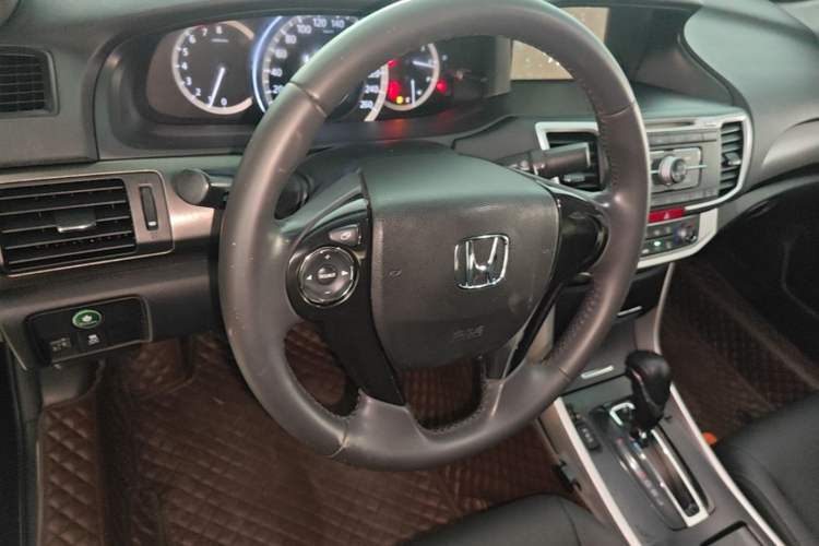 Used Honda Accord 2015 2.0L LXS Elite Edition Steering Wheel