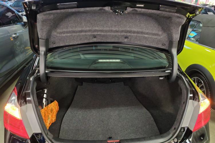 Used Honda Accord 2015 2.0L LX Comfort Edition Trunk
