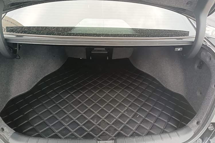 Used Honda Accord 2015 3.0L VTI Prestige Edition Trunk