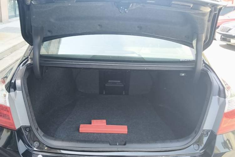 Used Honda Accord 2015 2.4L EX Luxury Edition Trunk