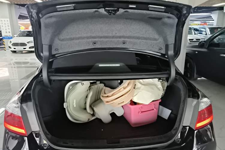 Used Honda Accord 2015 3.0L VTI Prestige Edition Trunk