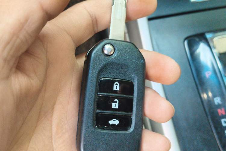 Used Honda Accord 2015 2.0L LX Comfort Edition Vehicle Key