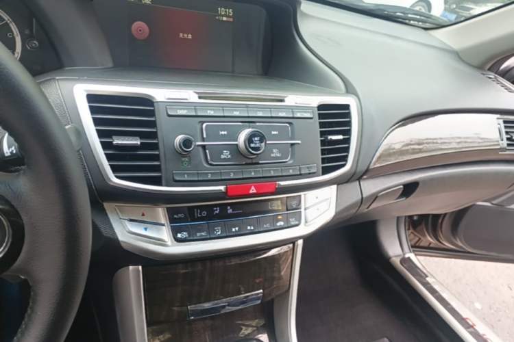 Used Honda Accord 2015 2.0L EX Luxury Edition Audio And AC Panel