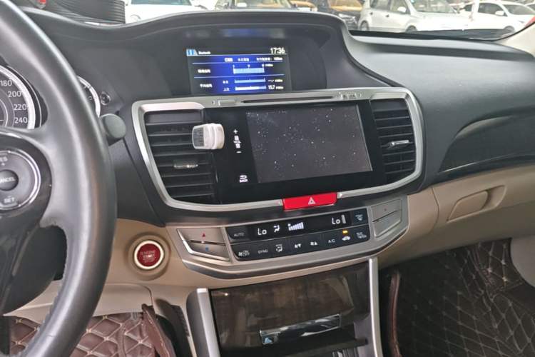 Used Honda Accord 2015 2.4L EX Luxury Edition Audio And AC Panel
