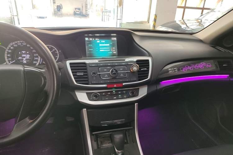 Used Honda Accord 2015 2.0L LX Comfort Edition Audio And AC Panel