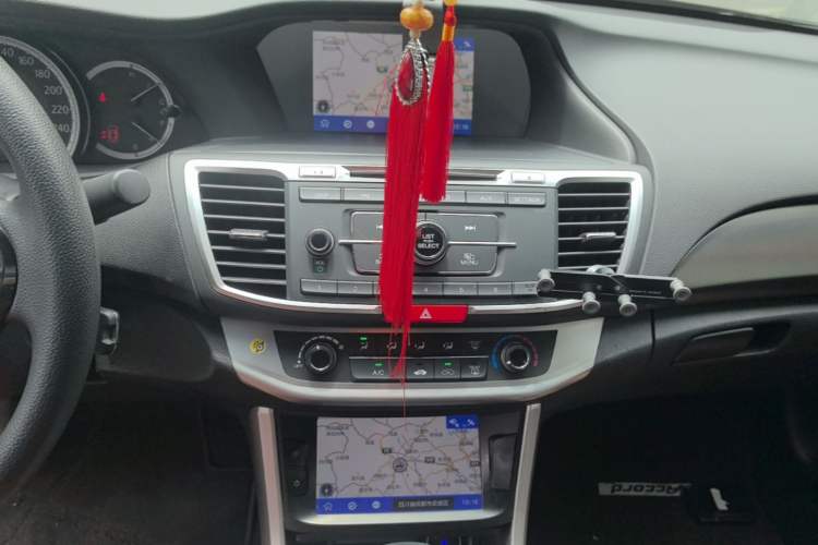 Used Honda Accord 2015 2.0L LX Comfort Edition Audio And AC Panel