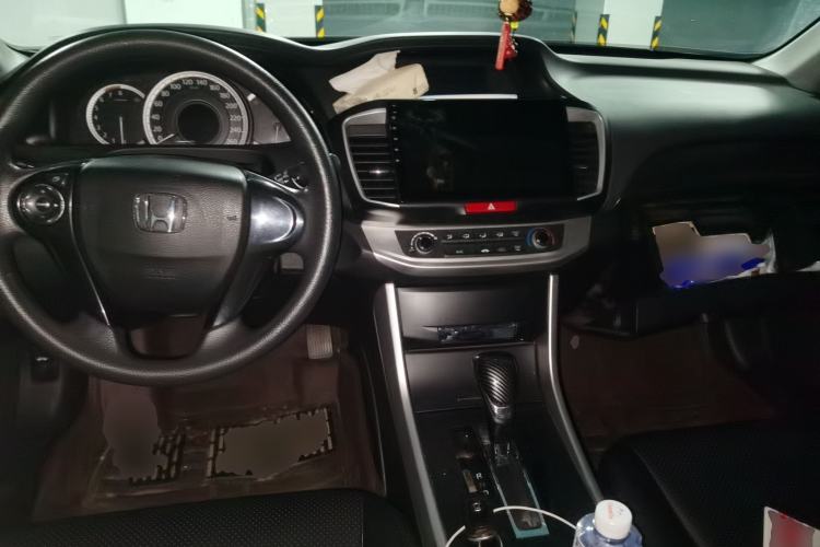 Used Honda Accord 2015 2.0L LX Comfort Edition Center Console