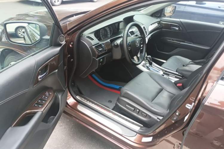 Used Honda Accord 2015 2.0L EX Luxury Edition Driver Seat