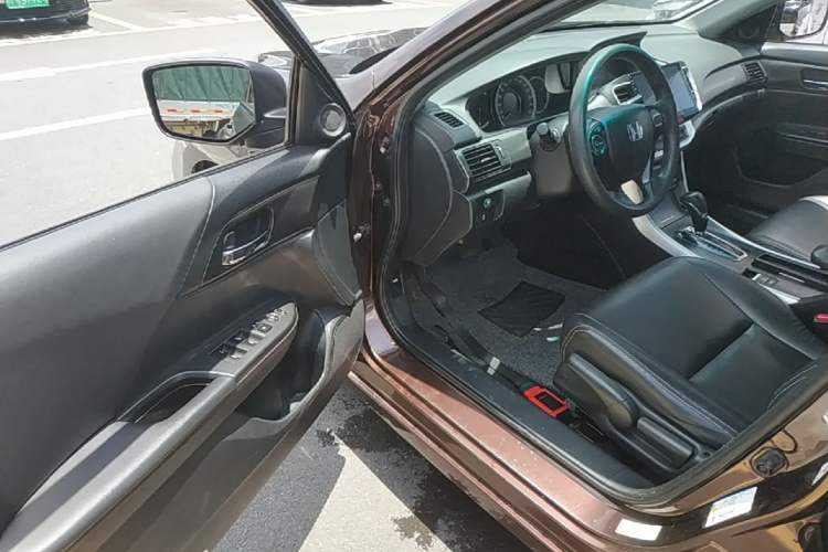 Used Honda Accord 2015 2.0L LX Comfort Edition Driver Seat