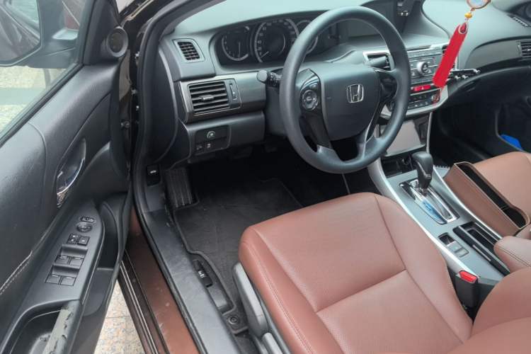 Used Honda Accord 2015 2.0L LX Comfort Edition Driver Seat