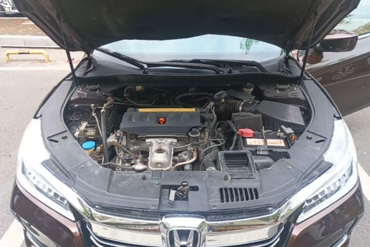 Used Honda Accord 2015 2.0L EX Luxury Edition Engine Bay