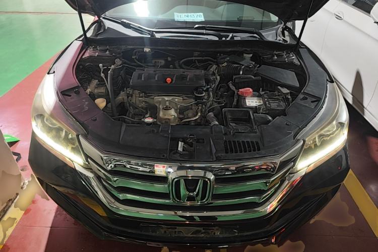Used Honda Accord 2015 2.0L LX Comfort Edition Engine Bay