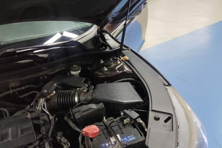 Used Honda Accord 2015 2.0L LX Comfort Edition Engine Bay Left