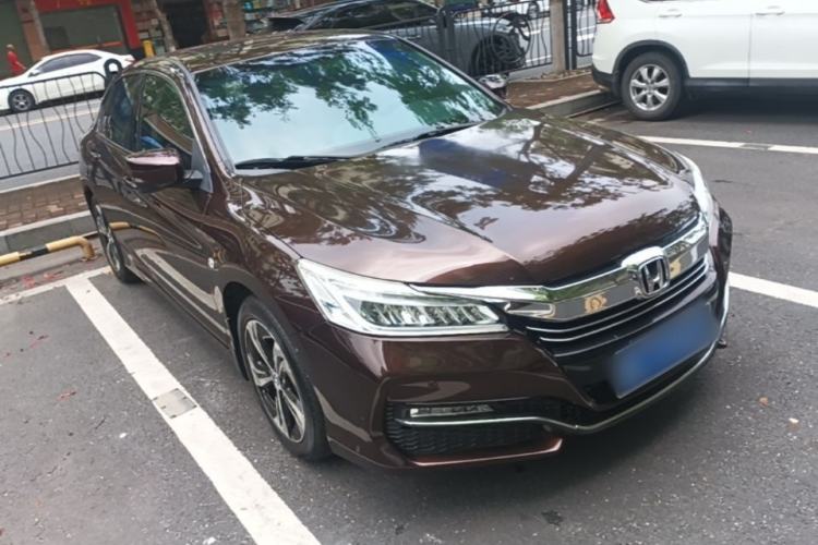 Used Honda Accord 2015 2.0L EX Luxury Edition Front Right 45 Deg