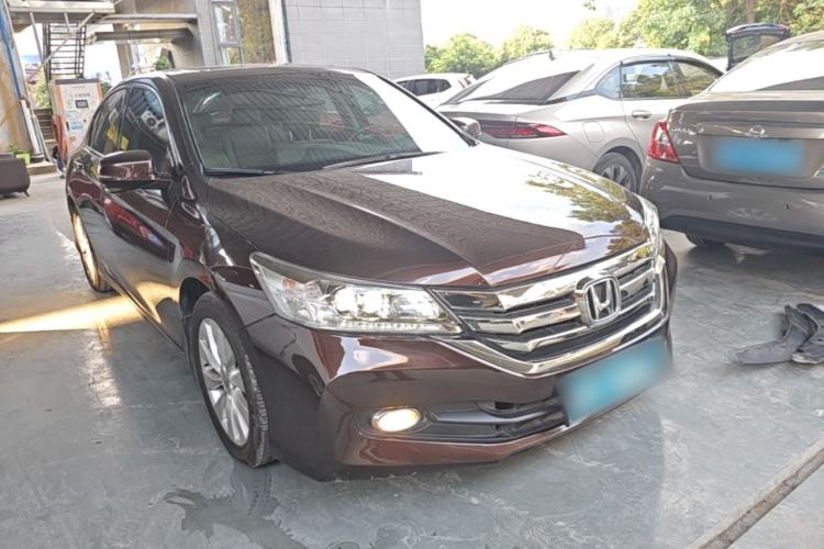 Used Honda Accord 2015 2.4L EX Luxury Edition Front Right 45 Deg