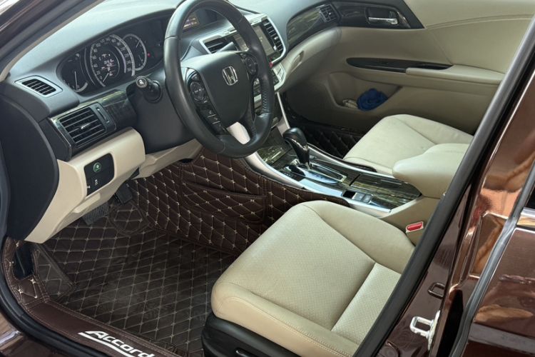 Used Honda Accord 2015 2.4L EX Luxury Edition Interior 2