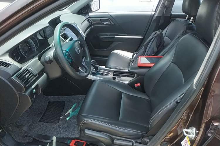 Used Honda Accord 2015 2.0L LX Comfort Edition Left Front Seat