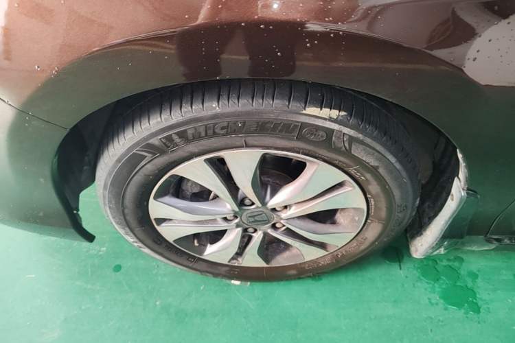 Used Honda Accord 2015 2.0L LX Comfort Edition Left Front Wheel Hub