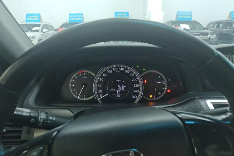 Used Honda Accord 2015 2.0L LXS Elite Edition Odometer Close Up