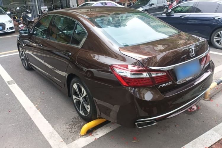Used Honda Accord 2015 2.0L EX Luxury Edition Rear Left 45 Deg
