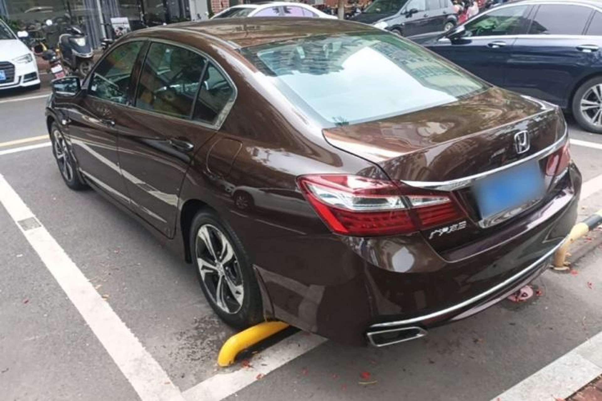 Used Honda Accord 2015 2.0L EX Luxury Edition Rear Left 45 Deg