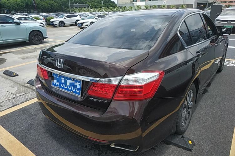 Used Honda Accord 2015 2.0L LX Comfort Edition Rear Right 45 Deg