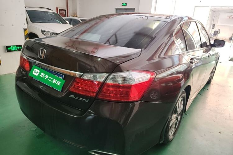 Used Honda Accord 2015 2.0L LX Comfort Edition Rear Right 45 Deg