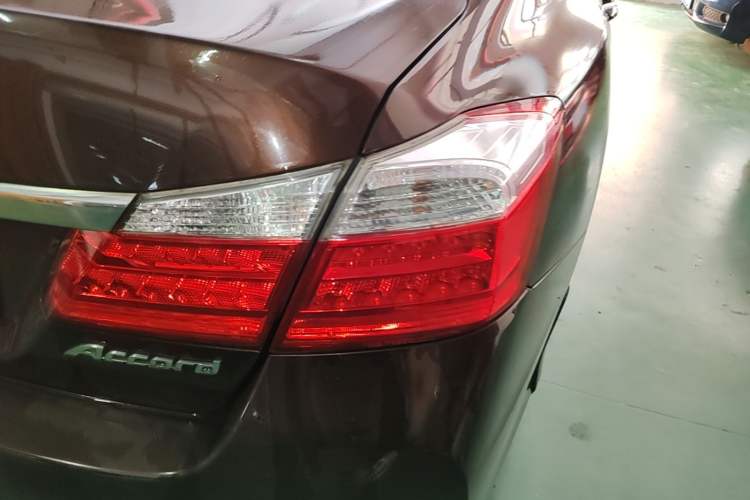 Used Honda Accord 2015 2.0L LX Comfort Edition Right Rear Taillight