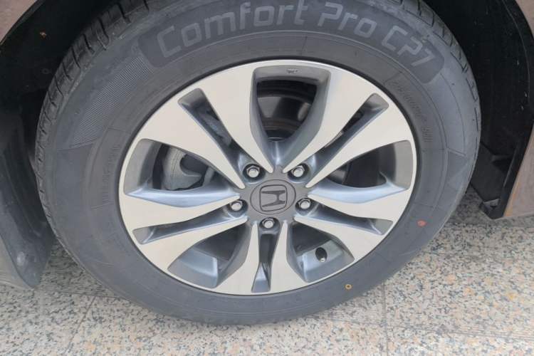 Used Honda Accord 2015 2.0L LX Comfort Edition Right Rear Wheel Hub