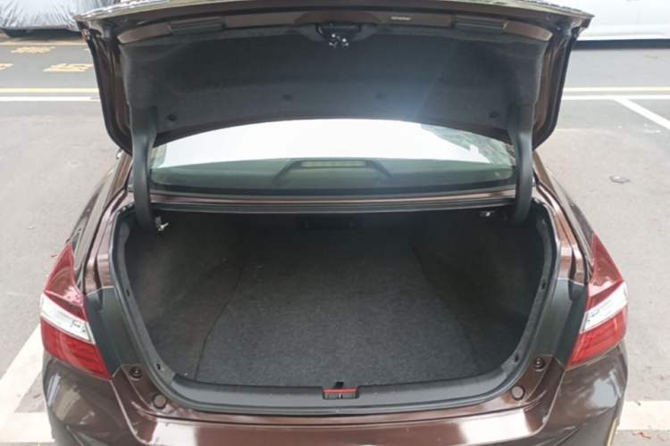 Used Honda Accord 2015 2.0L EX Luxury Edition Trunk