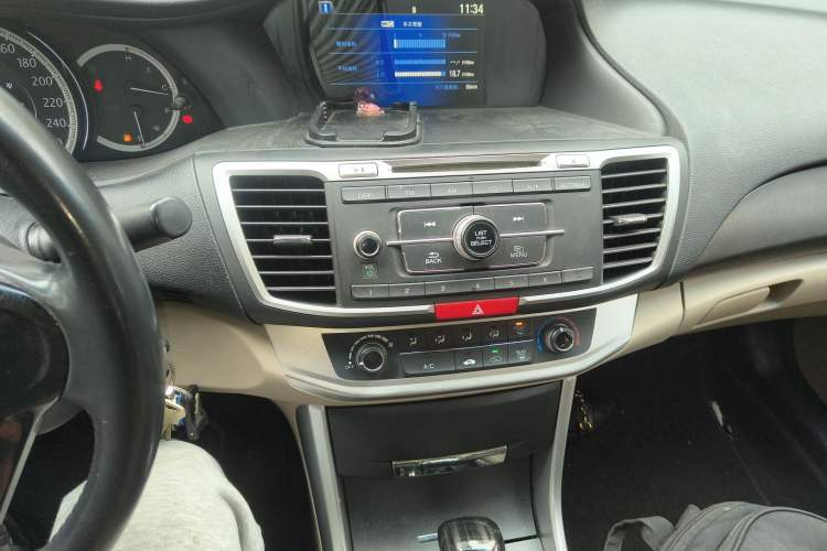 Used Honda Accord 2015 2.0L LXS Elite Edition Audio And AC Panel