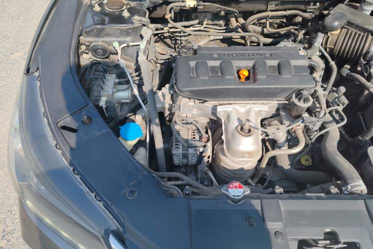 Used Honda Accord 2015 2.0L LX Comfort Edition Engine Bay Right