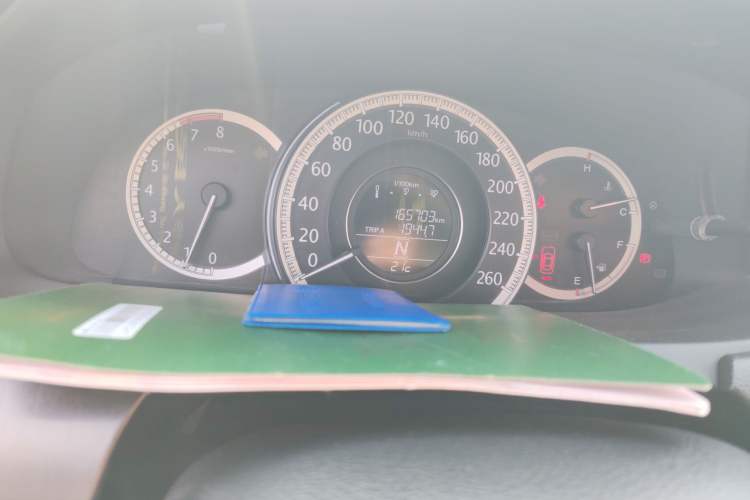Used Honda Accord 2015 2.0L LX Comfort Edition Odometer Close Up