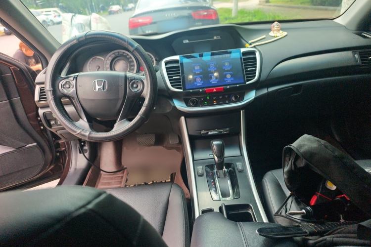 Used Honda Accord 2015 2.0L LXS Elite Edition Center Console