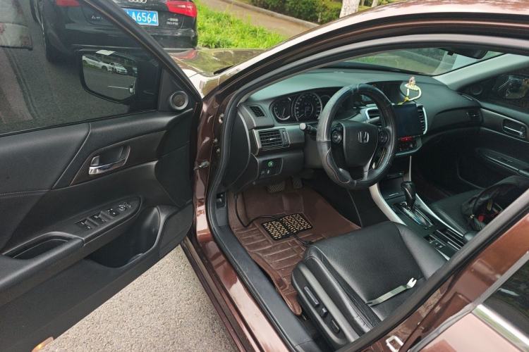 Used Honda Accord 2015 2.0L LXS Elite Edition Driver Seat