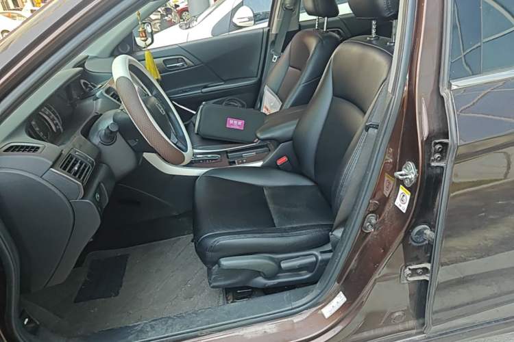 Used Honda Accord 2015 2.0L LX Comfort Edition Left Front Seat