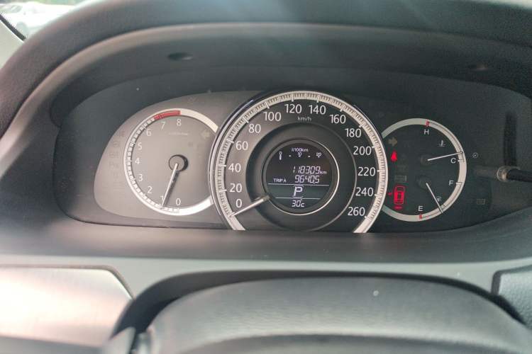 Used Honda Accord 2015 2.0L LXS Elite Edition Odometer Close Up