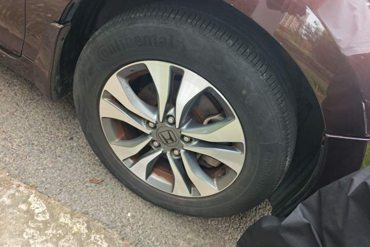 Used Honda Accord 2015 2.0L LXS Elite Edition Right Front Wheel Hub
