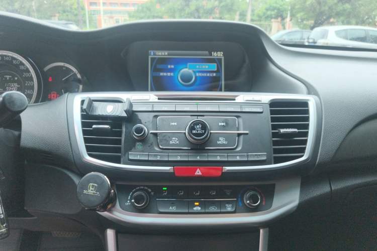 Used Honda Accord 2015 2.0L LXS Elite Edition Audio And AC Panel